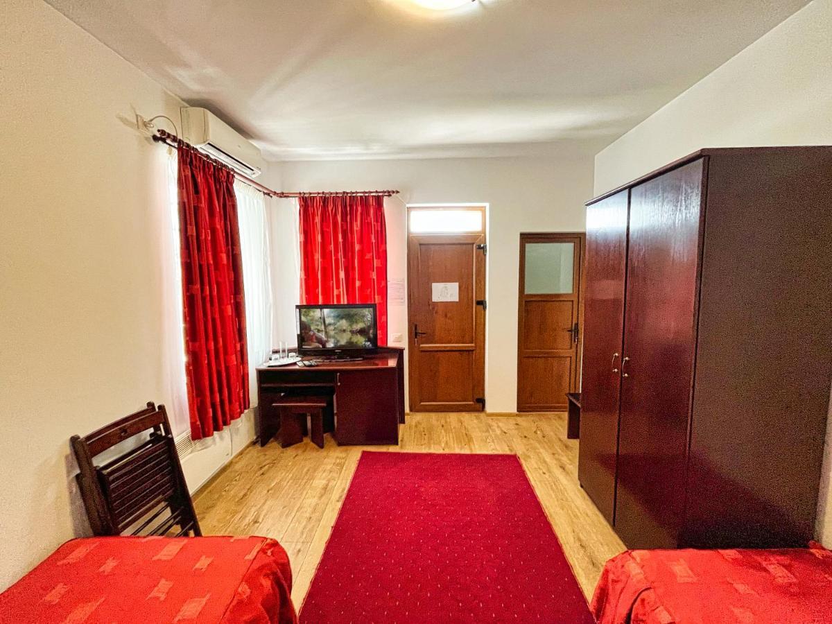 Pensiunea Crisan Exteriér fotografie